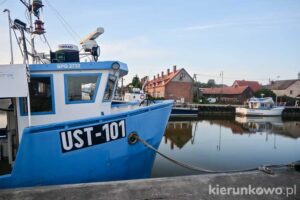 Kuter rybacki UST-101 (port w Łebie)