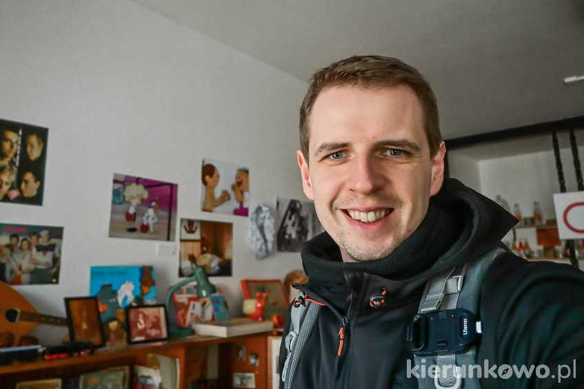 marcin krawczyk bloger mikropodróżnik kierunkowo.pl autor muzeum prl-u w poznaniu
