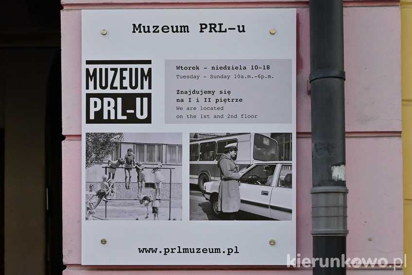 tablica wejście do Muzeum PRL-u w Poznaniu