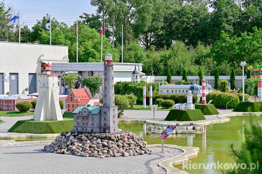 Miniaturowe latarnie morskie w Bałtyckim Parku Miniatur