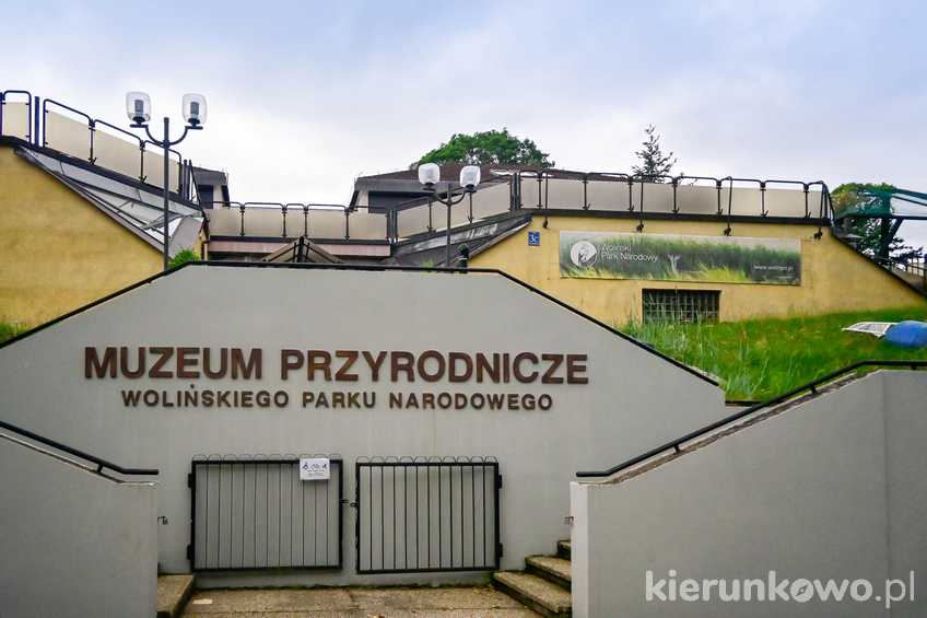 Budynek Muzeum Przyrodniczego Wolińskiego Parku Narodowego