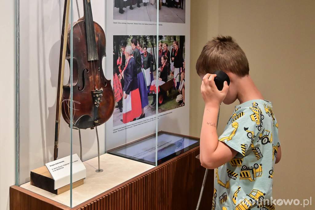 Fragment wystawy muzeum poświęcony kulturze ludowej regionu