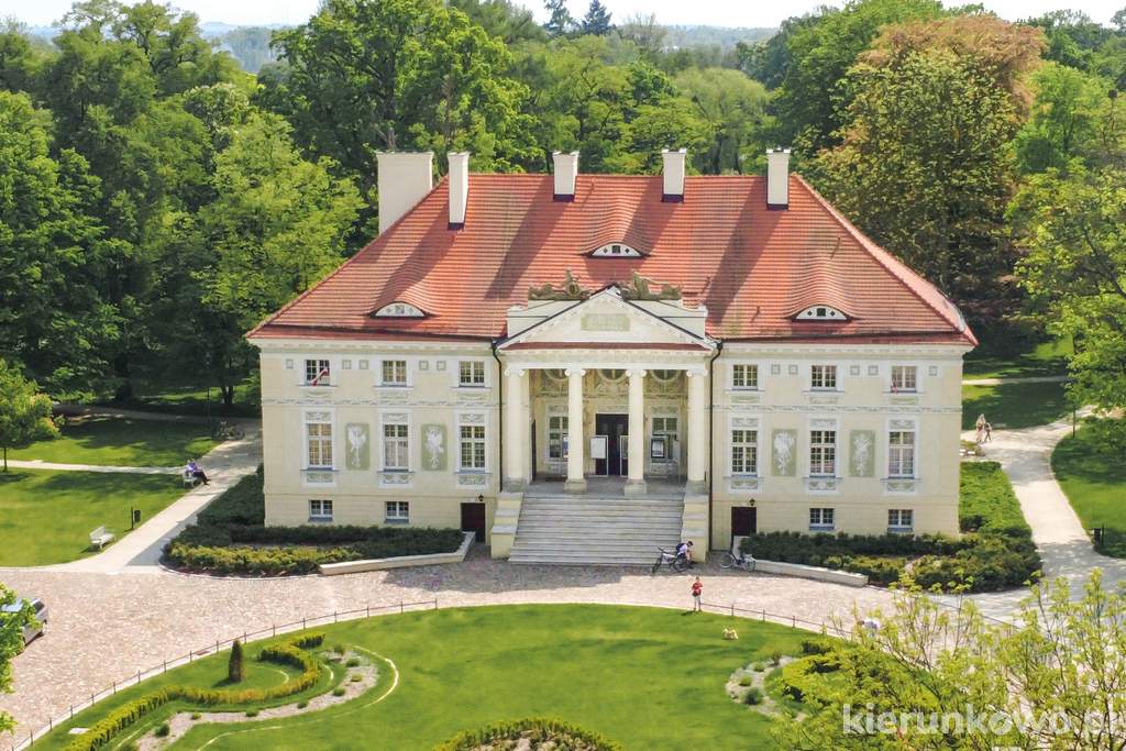 Pałac w Lewkowie, obecnie siedziba Muzeum w Lewkowie
