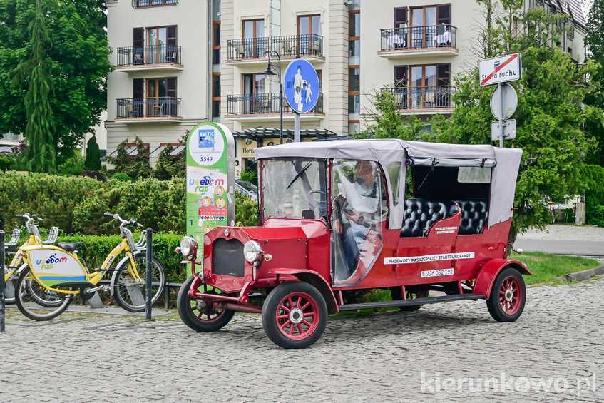 Po Dzielnicy Nadmorskiej w Świnoujściu krążą takie stylowe meleksy