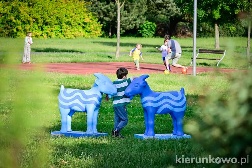 Koziołki z okazji 160-lecia poznańskich wodociągów (AQUANET S.A.) w Parku Jana Pawła II na Wildzie