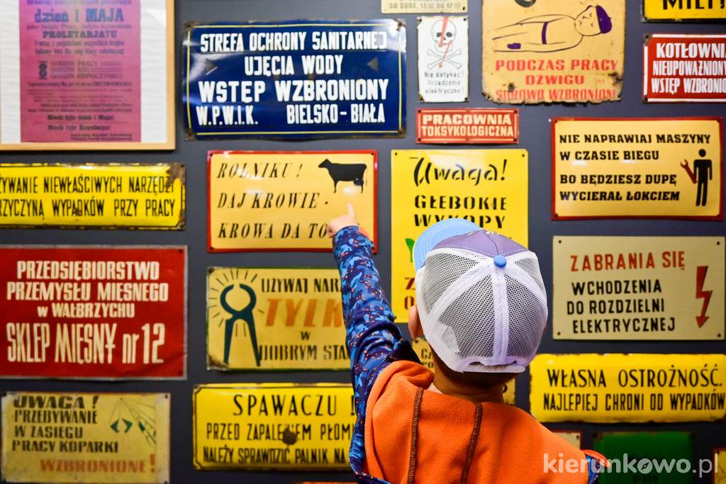 Wyjątkowe Muzeum Przestróg, Uwag i Apeli - na pewno nie raz się w nim uśmiechniecie (wystawa bezpłatna) kopalnia złota złoty stok