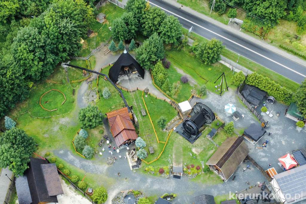 Średniowieczna Osada Górnicza w Złotym Stoku - widok z powietrza