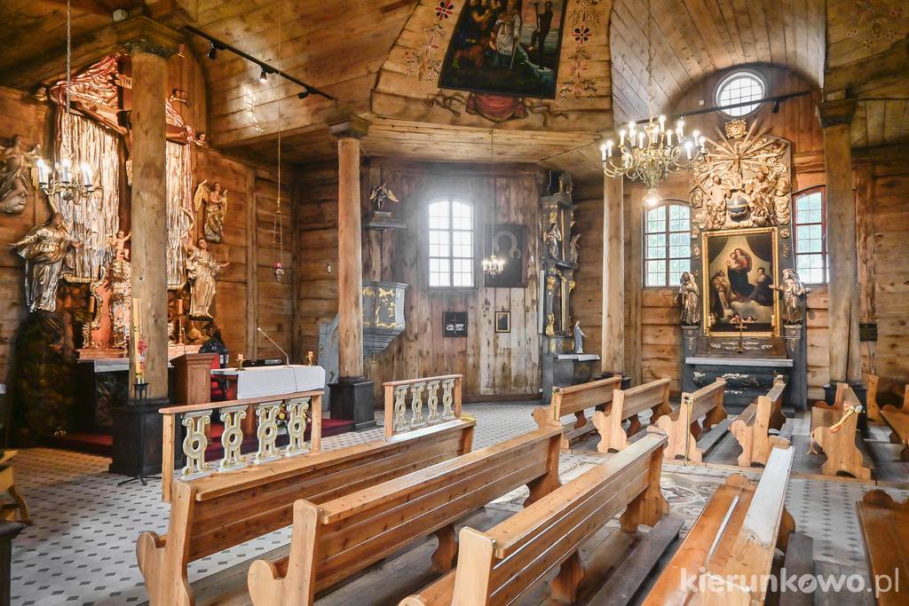 Kościół św. Krzyża w Buku (wnętrze)
