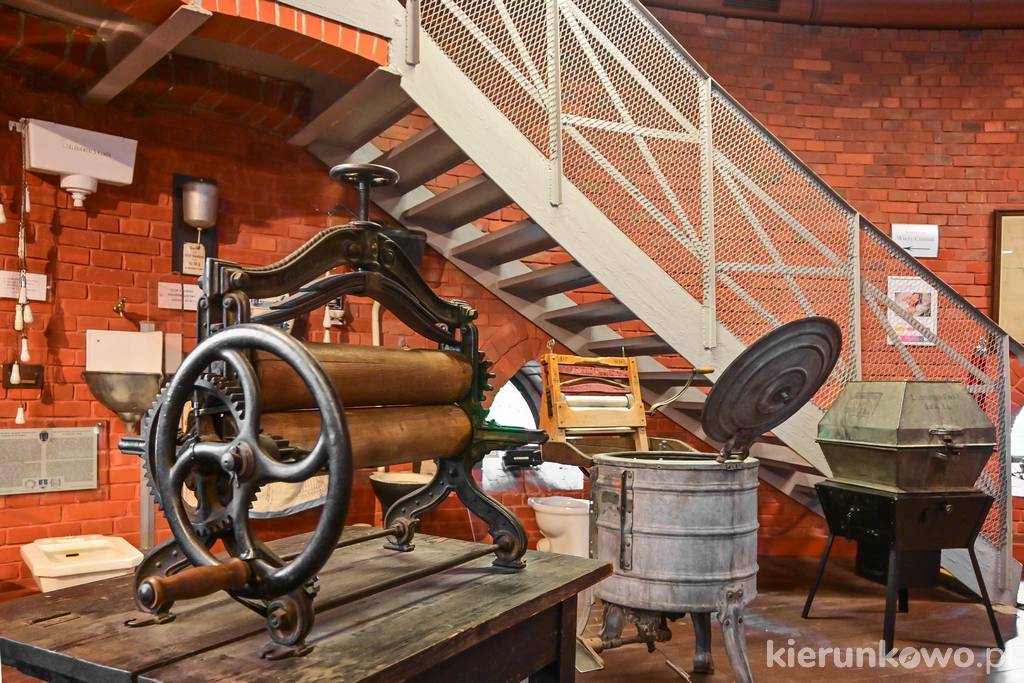 Wystawa w Muzeum Wodociągów w Bydgoszczy w wnętrzu dawnej wieży ciśnień