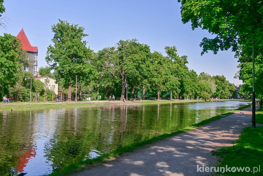 Park nad Starym Kanałem Bydgoskim w Bydgoszczy