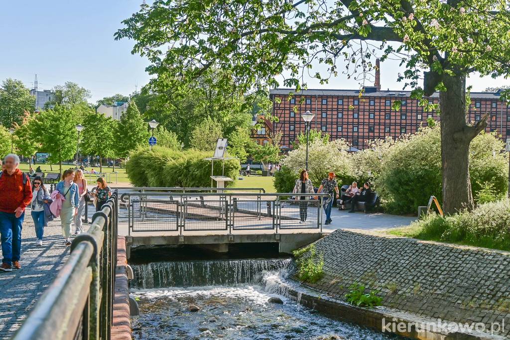 Kładka nad Kanałem Międzywodzie w Bydgoszczy