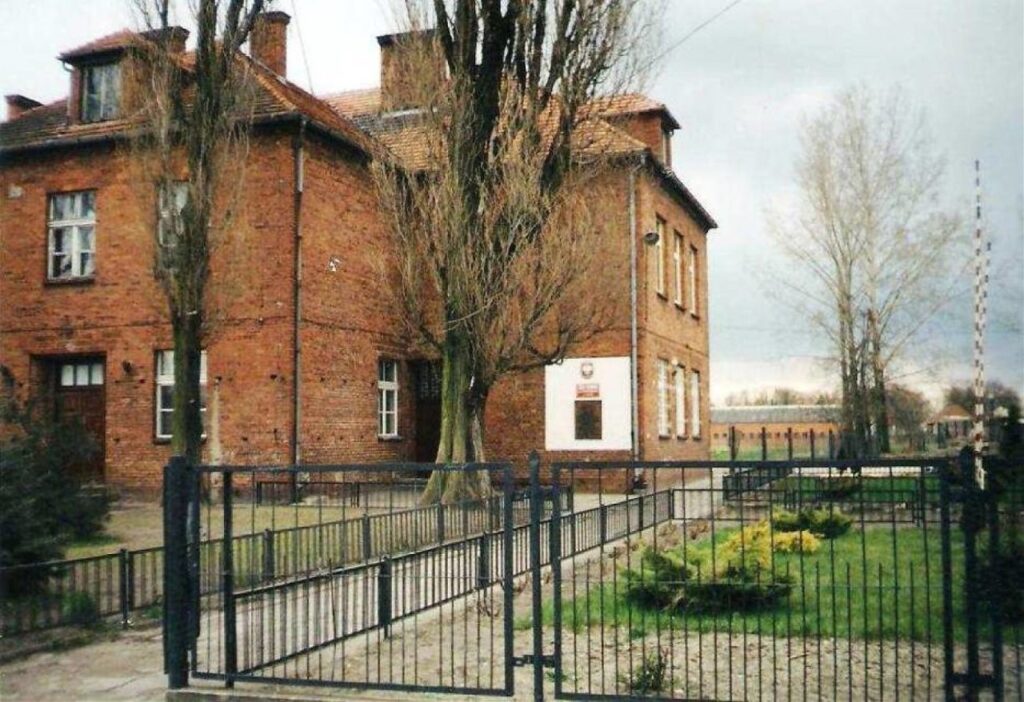 Chocz, Szkoła Podstawowa (1998)