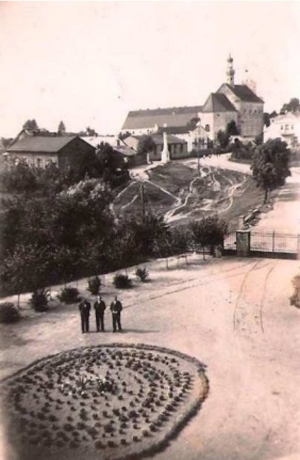 Widok z wieży kolegiaty w kierunku ul. S. Staszica (lata 30-40. XX w.)