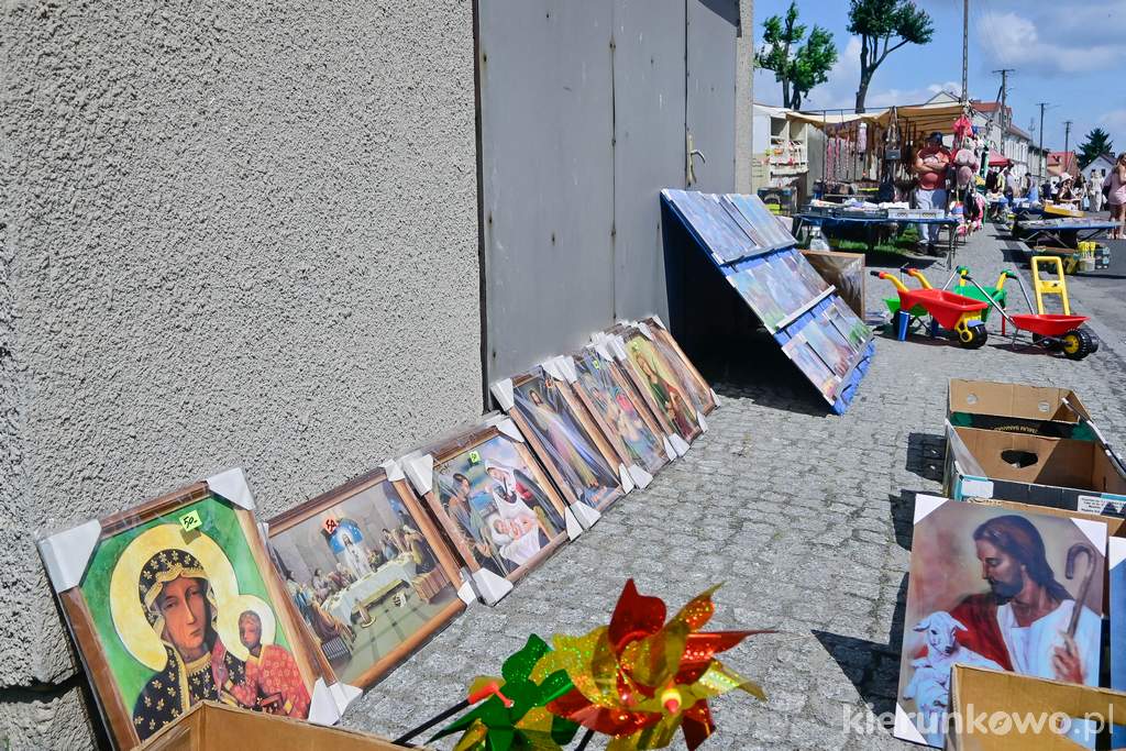 Na chockim odpuście królują zabawki i słodkości, ale znajdą się też dewocjonalia czy biżuteria