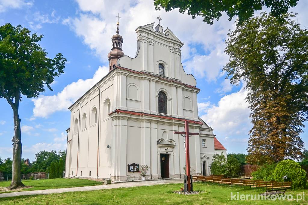Kościół klasztorny św. Michała i klasztor franciszkanów w Choczu