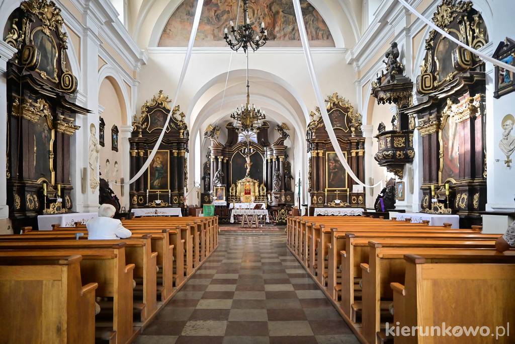 Rokokowe wnętrze kościoła klasztornego w Choczu
