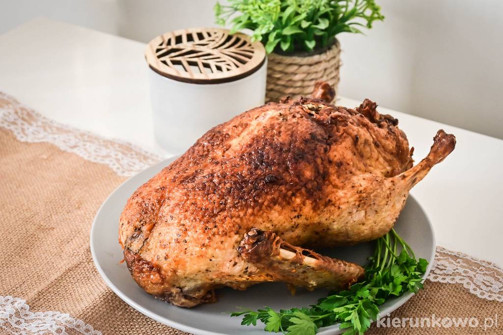 Pieczona kaczka nadziewana podrobami. Przepis mojej babci