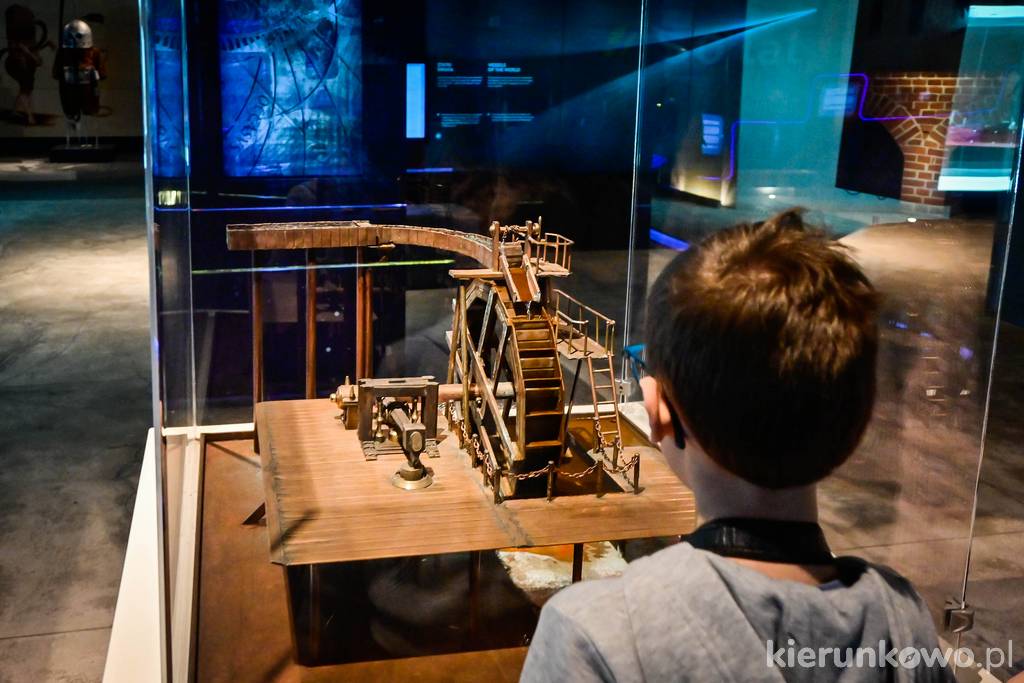 Strefa "Historia inżynierii wodnej" to m. in. manualne i interaktywne stanowiska hydropolis wrocław