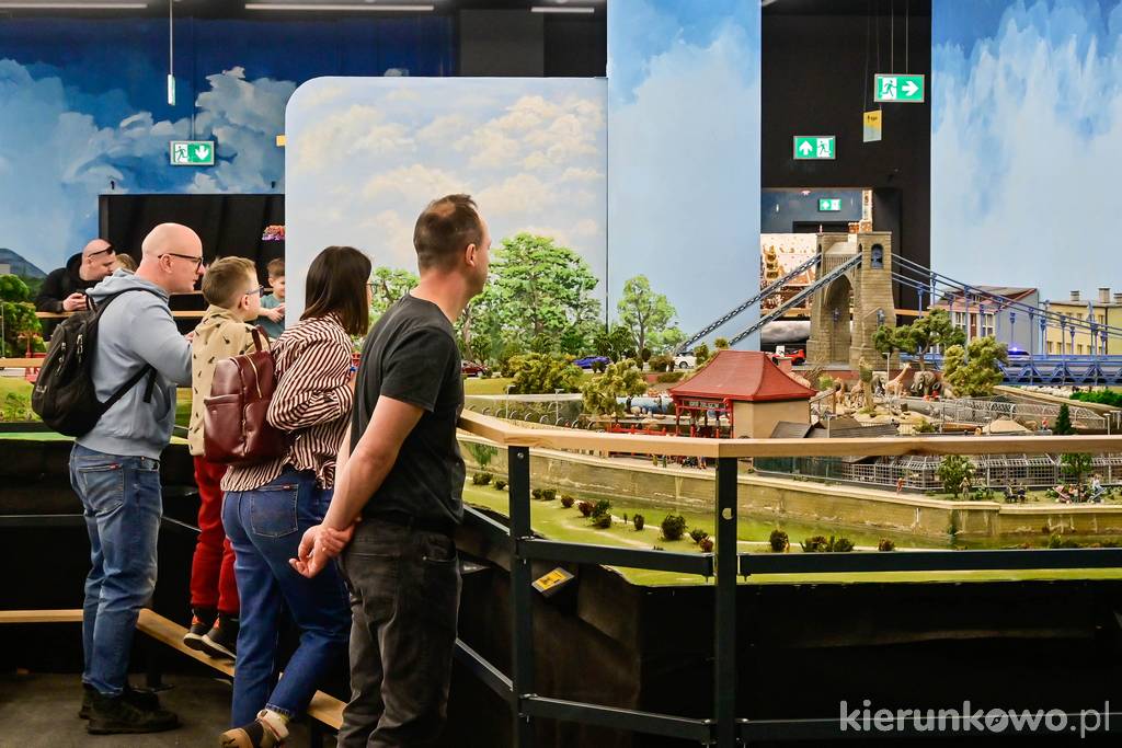 Kolejkowo Wrocław to atrakcja dla każdego! Nie ważne ile masz lat, miniaturowy świat zachwyca i wciąga tak samo:)