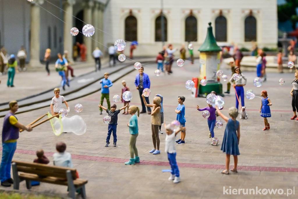 Modelarze potrafią zrobić nawet bańki mydlane, które znajdziecie pod Dworcem Świebodzkim