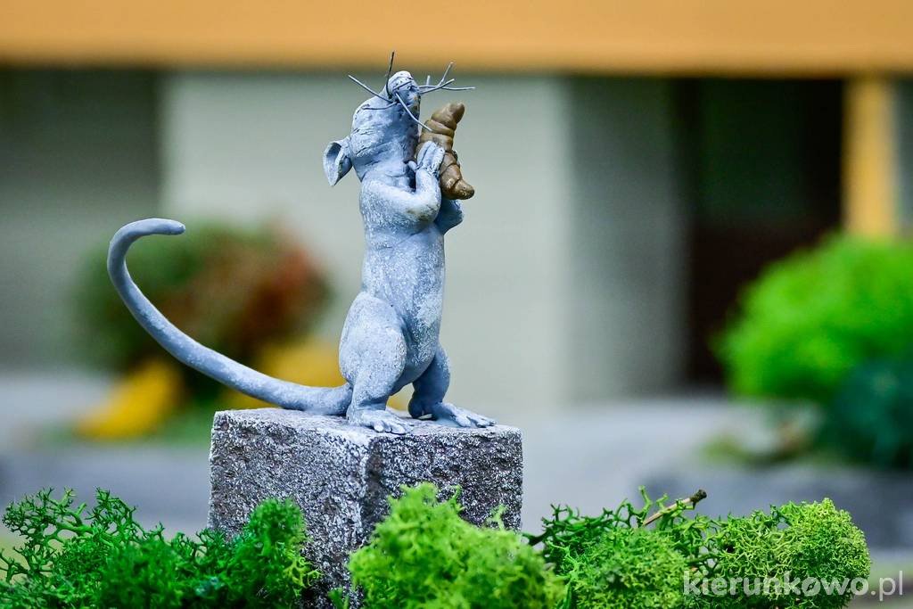 Humorystyczny akcent w miniaturowym Wrocławiu - Pomnik Szczura