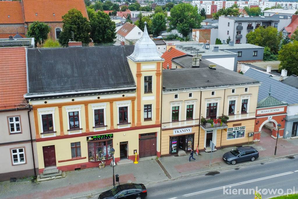 Kamienica z wieżyczką na rynku w Kostrzynie