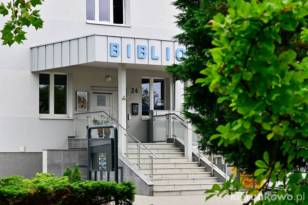 Biblioteka Publiczna w Kostrzynie (w budynku mieści się Izba Muzealna Ziemi Kostrzyńskiej)
