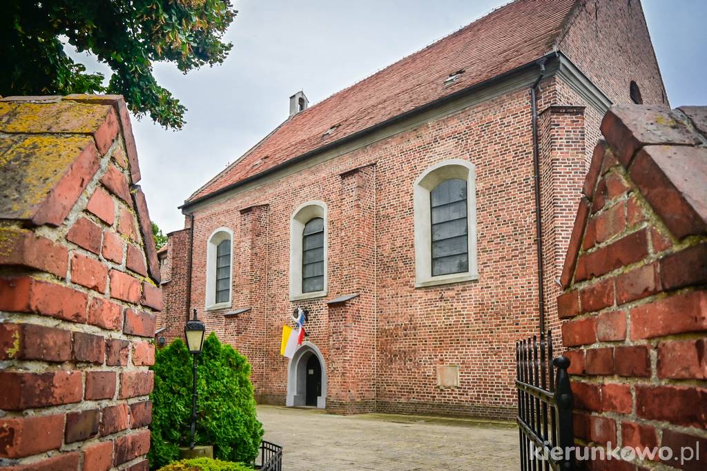 Późnogotycki kościół pod wezwaniem św. Piotra i Pawła w Kostrzynie kostrzyn co zobaczyć