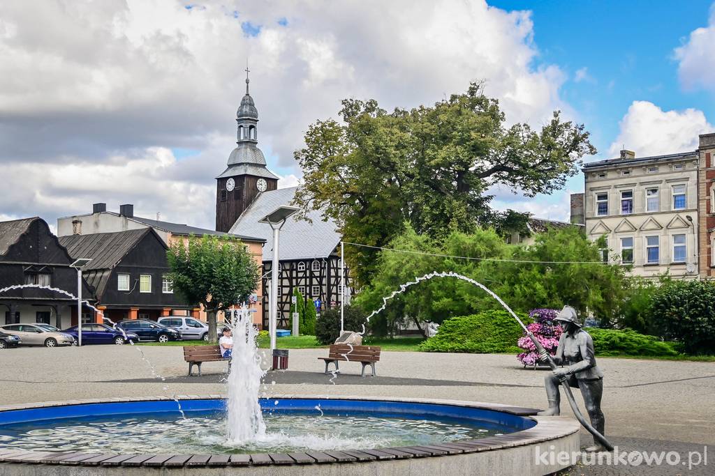 Plac Powstańców Wielkopolskich (rynek) w Rakoniewicach